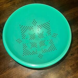 Tupperware Jade Green Colander Footed Strainer Bowl #339-8 Vintage
